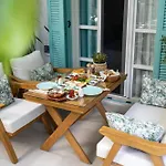 Kairos Hotel *