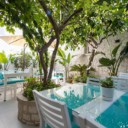 Kairos Hotel
