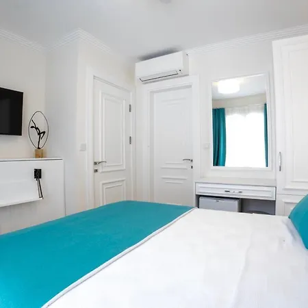 Kairos Hotel *