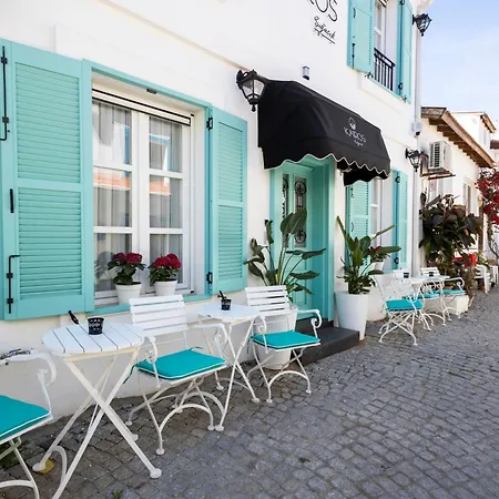 Kairos Hotel *